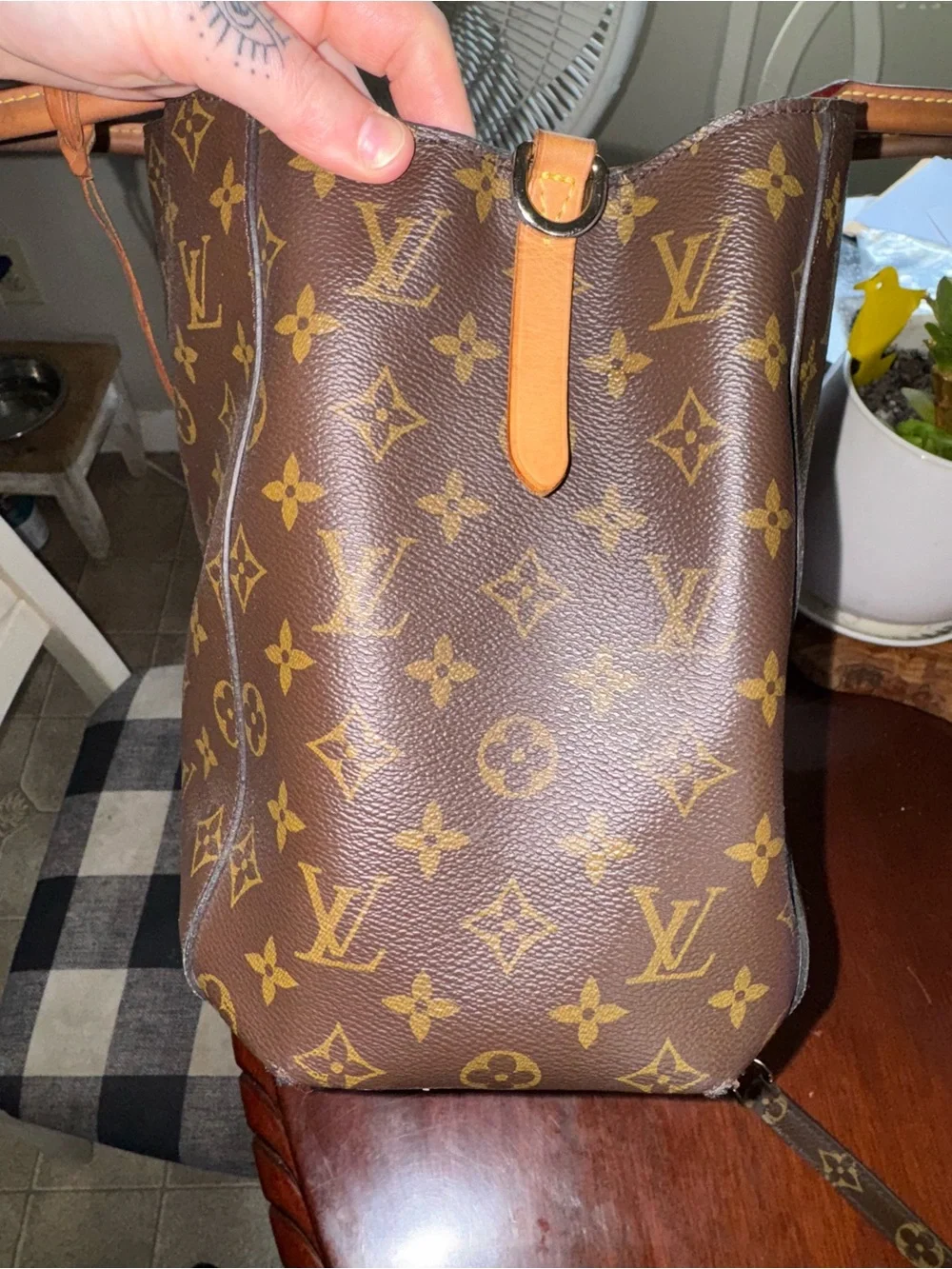 Louis vuitton Montaigne GM with shoulder strap. - Picture 9 of 16